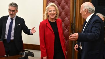 ΣΥΡΙΖΑ: Σήμερα εκλέγεται πρόεδρος η Ρένα Δούρου