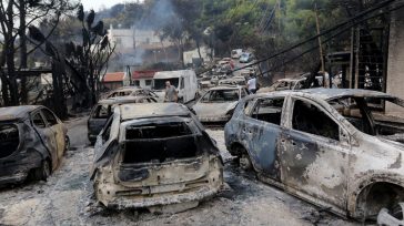 Τραγωδία στο Μάτι: Προσφυγή συγγενών θυμάτων στον Άρειο Πάγο για τον ομαδικό τάφο στη Νέα Μάκρη