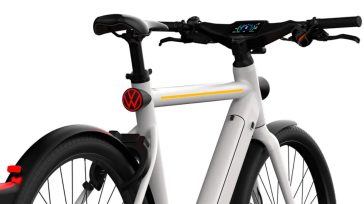 Το νέο eBike της VW διαθέτει πίσω κάμερα, ραντάρ, έξυπνα γυαλιά και κράνος που καλεί σε περίπτωση ατυχήματος