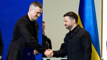 Γιατί ο Ζελένσκι απέλυσε τον υπουργό Άμυνάς του