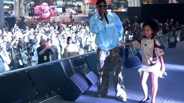 Travis Scott: Η έκπληξη στους θαυμαστές του με την 8χρονη κόρη του στη σκηνή