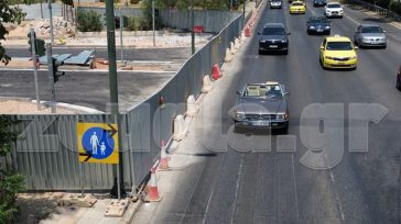Κατάληψη πεζοδρομίου στη Λεωφόρο Βουλιαγμένης – Πεζοί αναγκάζονται να κινούνται στο οδόστρωμα