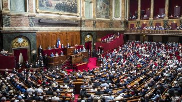 Γαλλική Βουλή: Υπερψηφίστηκε η ισόβια κάθειρξη για κατά συρροή βιαστές ανηλίκων