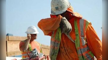 Καύσωνας: Ποιες ώρες ισχύει η υποχρεωτική παύση υπαίθριων εργασιών