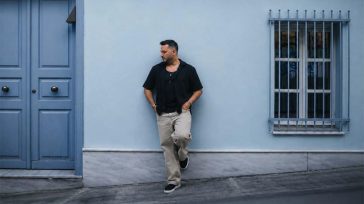 Ο Θέμης Παναγιωτίδης τραγουδάει πως είναι «Καλά»!