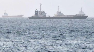 Στενά του Ορμούζ: Έκρηξη σε πετρελαιοφόρο μετά από πρόσκρουση σε ναυτική νάρκη