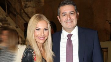 Τίνα Μεσσαροπούλου: Η καλοκαιρινή έξοδος στην Πάρο με τον Γιώργο Μυλωνάκη
