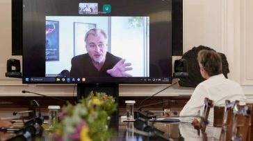 Το «ευχαριστώ» του Κυριάκου Μητσοτάκη στον Κρίστοφερ Νόλαν