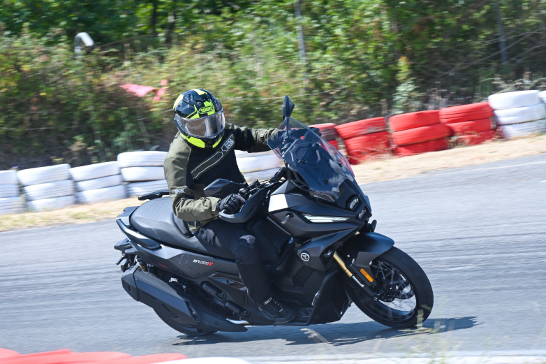 Voge SR450X