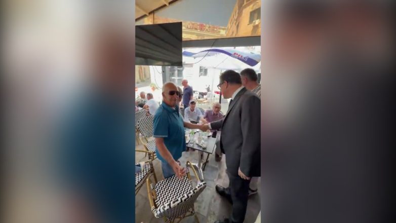 Άδωνις Γεωργιάδης για Λήμνο: «Δύο φώναζαν, δέκα ήρθαν να με χαιρετίσουν» Άδωνις Γεωργιάδης για Λήμνο: «Δύο φώναζαν, δέκα ήρθαν να με χαιρετίσουν»