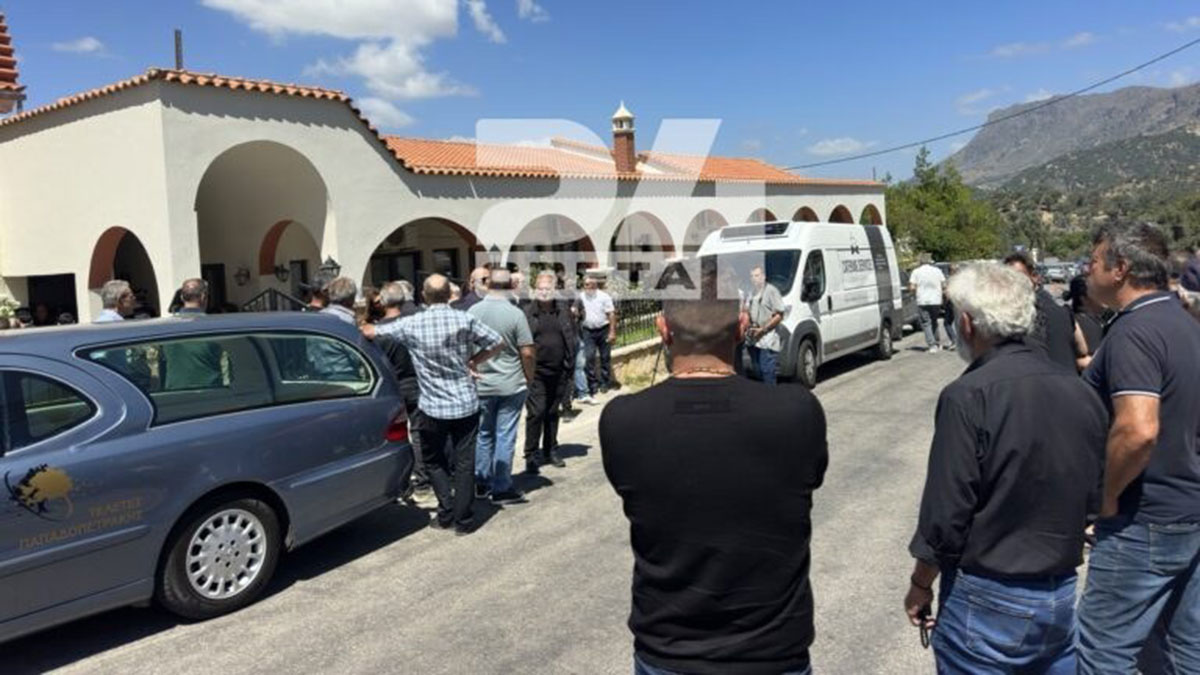 Σπαραγμός στην κηδεία του 25χρονου πυροσβέστη Παντελή Διαμαντάκη
