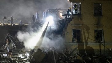 Ουκρανία: Τουλάχιστον έξι νεκροί, ανάμεσά τους δύο παιδιά, από ρωσικό βομβαρδισμό στην Κρεβί Ρι