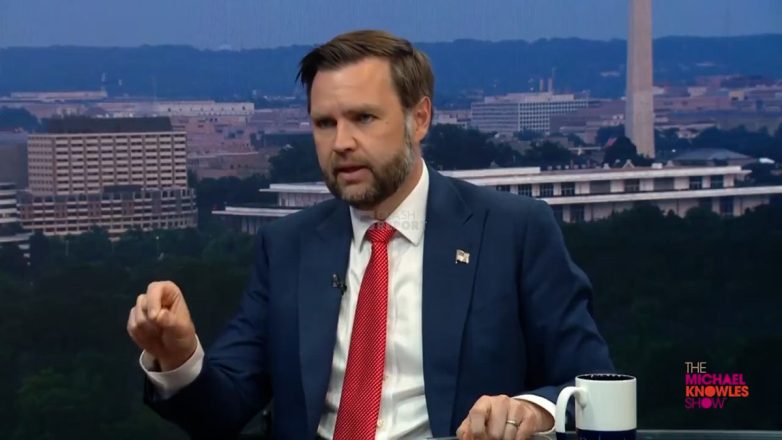 Βανς: «Ο Τραμπ θα βομβαρδίσει το Ιράν αν χρειαστεί» Βανς: «Ο Τραμπ θα βομβαρδίσει το Ιράν αν χρειαστεί»