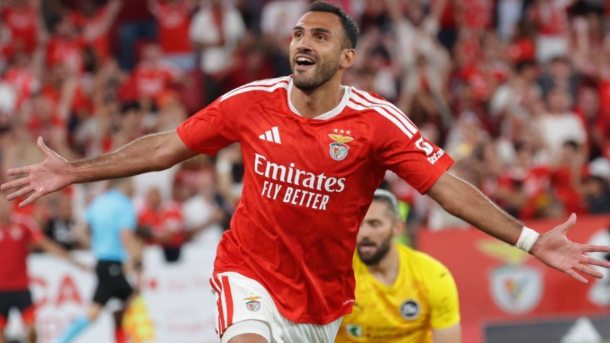 Καρέ ο Παυλίδης στο 5-0 της Μπενφίκα!