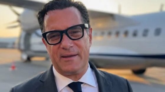 Άδωνις Γεωργιάδης: «Ναι, τα γυαλιά μου είναι τα meta2»