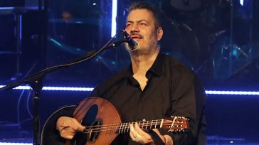 Μανώλης Κονταρός: Ακύρωσε την εμφάνισή του στο Ρέθυμνο λόγω των καταστροφικών πυρκαγιών