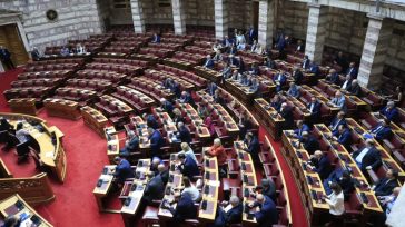Βουλή: Αύξηση στα 30 έτη της πραγματικής έκτισης ποινής για τα πολλαπλά ισόβια