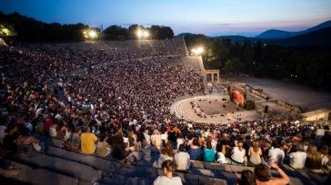 Ακυρώνεται η αποψινή παράσταση του Φεστιβάλ της Επιδαύρου λόγω των πυρκαγιών