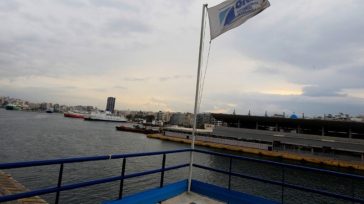 Καθυστερήσεις και κίνηση στο λιμάνι του Πειραιά – Τι ισχύει για Ραφήνα και Λαύριο