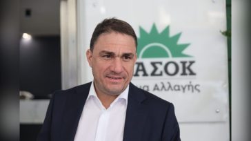 Σκληρή κριτική Τσουκαλά στον Πρωθυπουργό για τις πυρκαγιές
