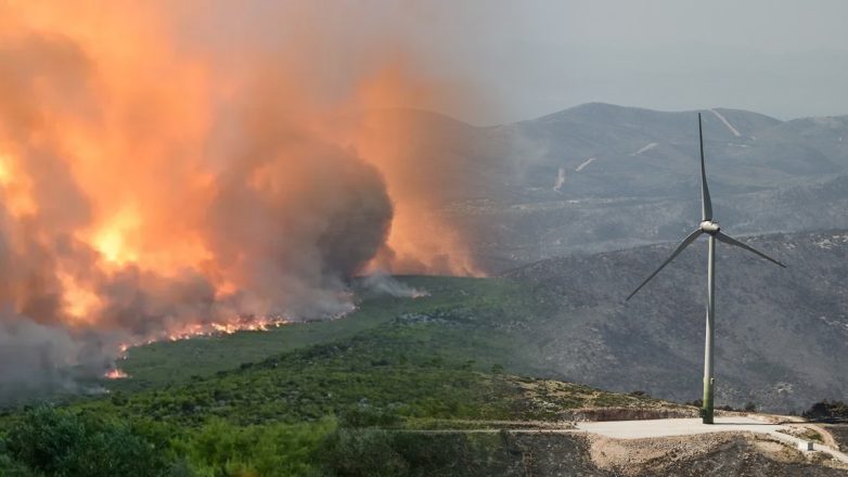 Δύο συλλήψεις για την καταστροφική πυρκαγιά στη Βοιωτία – Από δίκτυο ρεύματος για ανεμογεννήτριες ξεκίνησαν οι φλόγες Δύο συλλήψεις για την καταστροφική πυρκαγιά στη Βοιωτία – Από δίκτυο ρεύματος για ανεμογεννήτριες ξεκίνησαν οι φλόγες