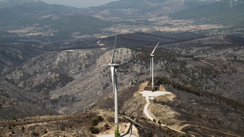Δήμαρχος και επιχειρηματίας στο «κάδρο» των ευθυνών για τη φωτιά στη Βοιωτία