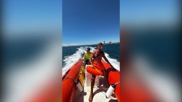 Σωτηρία 45χρονου λουόμενου στη Γλυφάδα από ναυαγοσώστες της ΠΑ.ΣΧ.ΝΑ