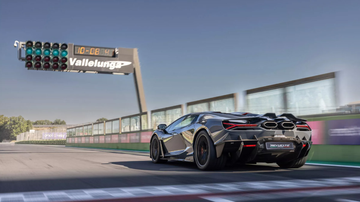 Το success story της Lamborghini: Πουλά λιγότερα αυτοκίνητα και βγάζει περισσότερα χρήματα από ποτέ