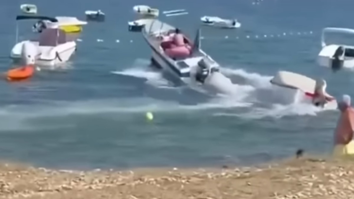 Χειριστής σκάφους με τέρμα γκάζι «καβάλησε» δύο πλοιάρια