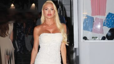 Αλεξάνδρα Παναγιώταρου: «Έκλεψε» τις εντυπώσεις στη Μύκονο με λευκό στράπλες φόρεμα