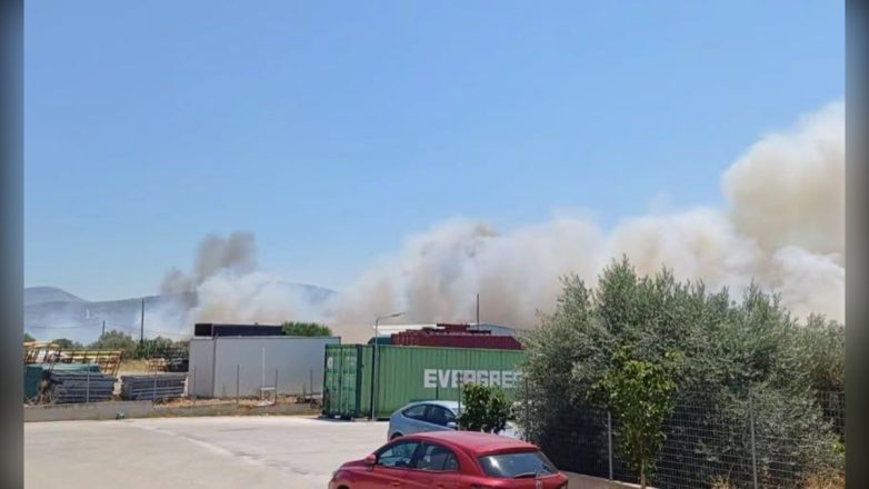 Φωτιά στη ΒΙ.ΠΕ. Κορωπίου – Ήχησε 112 για ετοιμότητα Φωτιά στη ΒΙ.ΠΕ. Κορωπίου – Ήχησε 112 για ετοιμότητα