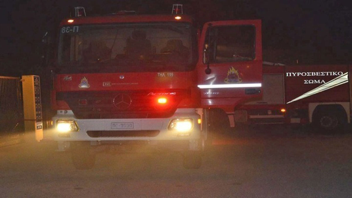 Άλιμος: Υπό έλεγχο η πυρκαγιά σε υπόγειο καταστήματος ναυτιλιακών ειδών
