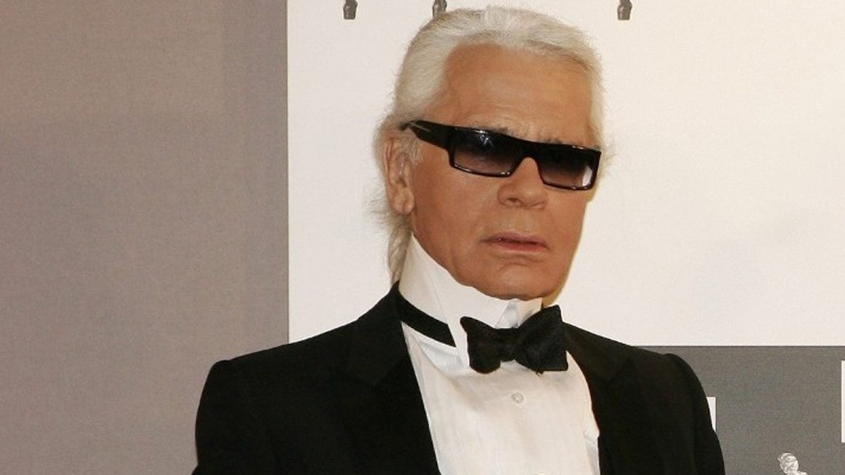Ο οίκος Fendi παρουσιάζει ξανά ιστορική έκθεση του Καρλ Λάγκερφελντ