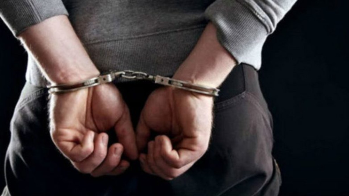 Κατήγγειλε ότι τον εμβόλισαν σε τροχαίο και τελικά συνελήφθη για κλοπή αυτοκινήτου