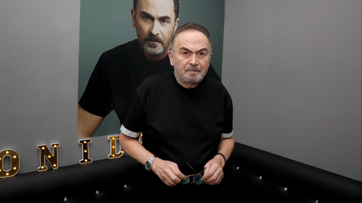 Σταμάτης Γονίδης: Σπάνια φωτογραφία του τραγουδιστή με τη μικρή κόρη του, Μαριαλένα στην Κύθνο