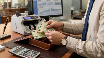 Καθαρά κέρδη 2,5 δισ. για τις τράπεζες