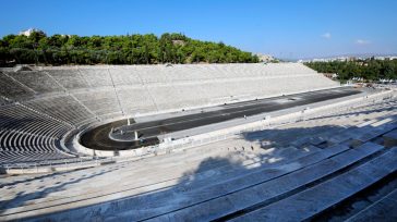 Καθαρίζουν τα μάρμαρα του Παναθηναϊκού Σταδίου μετά από 120 χρόνια