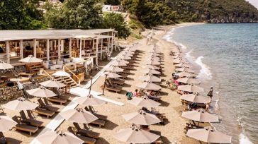 Χαλκιδική: Αναστέλλεται η λειτουργία των ντους στα beach bar