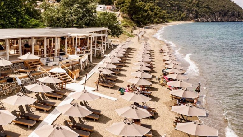 Χαλκιδική: Αναστέλλεται η λειτουργία των ντους στα beach bar Χαλκιδική: Αναστέλλεται η λειτουργία των ντους στα beach bar
