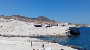 33χρονος εγκλωβίστηκε σε βράχο 20 μέτρων στη Φυριπλάκα Μήλου