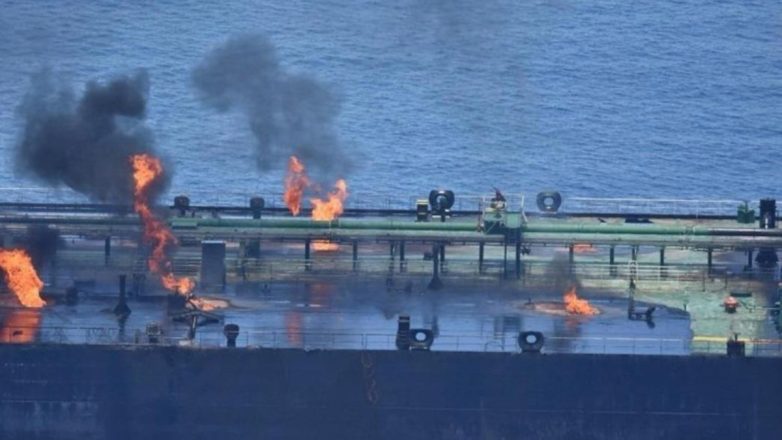 Τουλάχιστον έξι άνθρωποι σκοτώθηκαν από επίθεση των Χούθι σε πλοίο στην Ερυθρά Θάλασσα Τουλάχιστον έξι άνθρωποι σκοτώθηκαν από επίθεση των Χούθι σε πλοίο στην Ερυθρά Θάλασσα