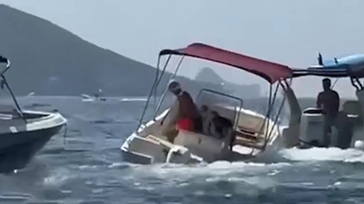 Βίντεο με σκάφος να βάζει νερά στην Κέρκυρα
