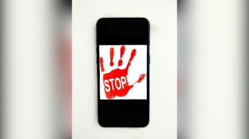 Νέες απάτες με SMS για κλήσεις Τροχαίας
