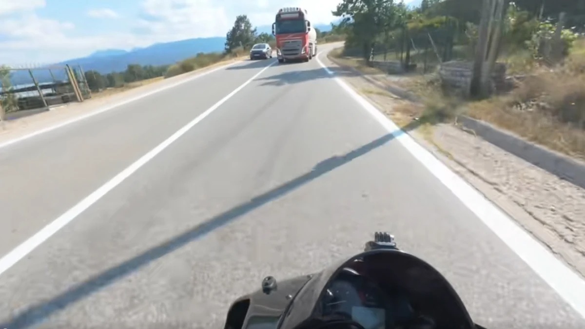 Βίντεο δείχνει βυτιοφόρο να κάνει προσπέραση σε «τυφλή» στροφή