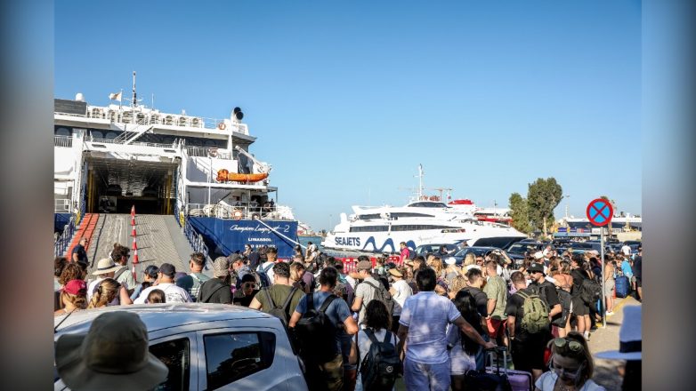 Έξοδος Δεκαπενταύγουστου: Στο «κόκκινο» η κίνηση στα λιμάνια Έξοδος Δεκαπενταύγουστου: Στο «κόκκινο» η κίνηση στα λιμάνια