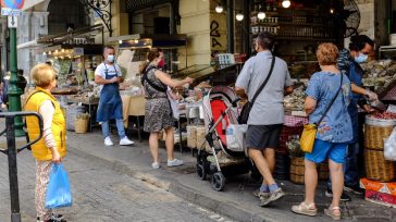 Βαρβάκειος Αγορά: Η κίνηση, το ωράριο και οι τιμές για το εορταστικό τραπέζι