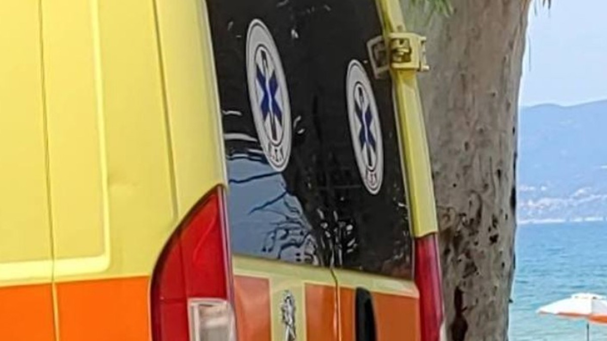 Θεσσαλονίκη: Διασώστες του ΕΚΑΒ έσωσαν 18χρονο και 60χρονη στην παραλία Αγίας Τριάδας