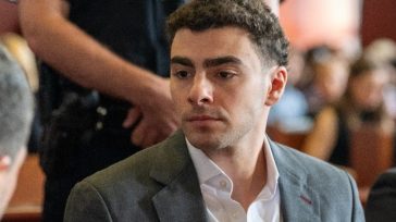 Νέα Υόρκη: Αναβλήθηκε η δίκη του Λουίτζι Μαντζιόνε μετά την ομολογία του