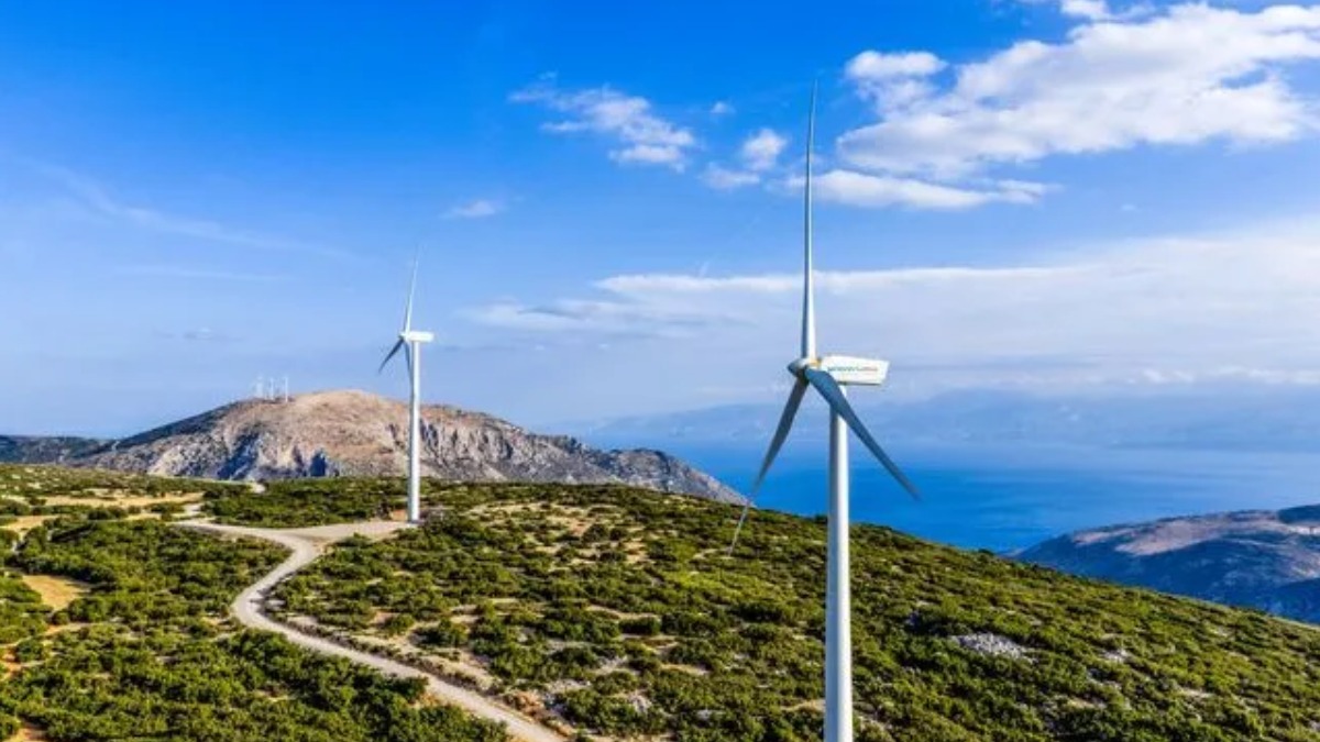 Τι αλλάζει με τις ανεμογεννήτριες και τα φωτοβολταϊκά