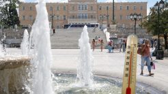 Καύσωνας διαρκείας «εισβάλλει» στη χώρα
